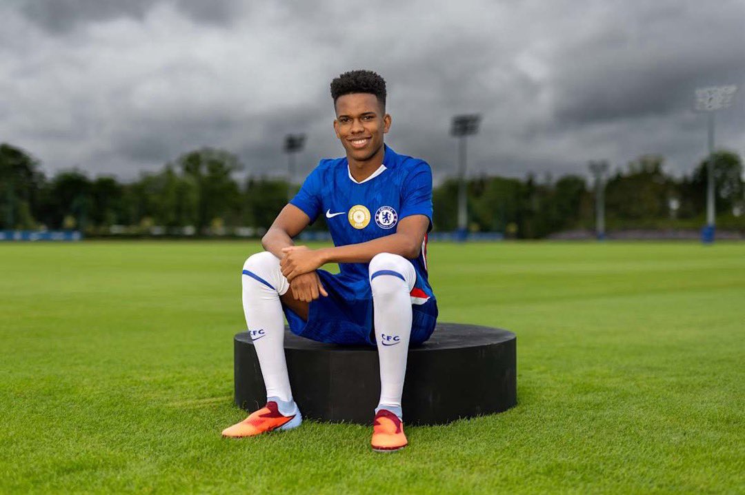 🔵🎙Estevao:

“I’m genuinely happy, it’s a great feeling to represent Chelsea, one of the biggest clubs in the world. I’ve been to the trophy room, and it’s no surprise we’re the only club to have won it all. Makes me wonder what I would be staring at if I had gone to Arsenal.”