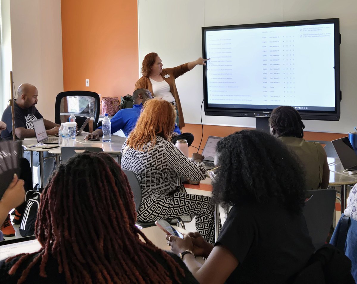 JDHallLISD's tweet image. If you&apos;re not learning you&apos;re not living. JD Hall always living. Thanks ELAR and Social Studies repensation in this afternoon&apos;s learning. @LancasterISD