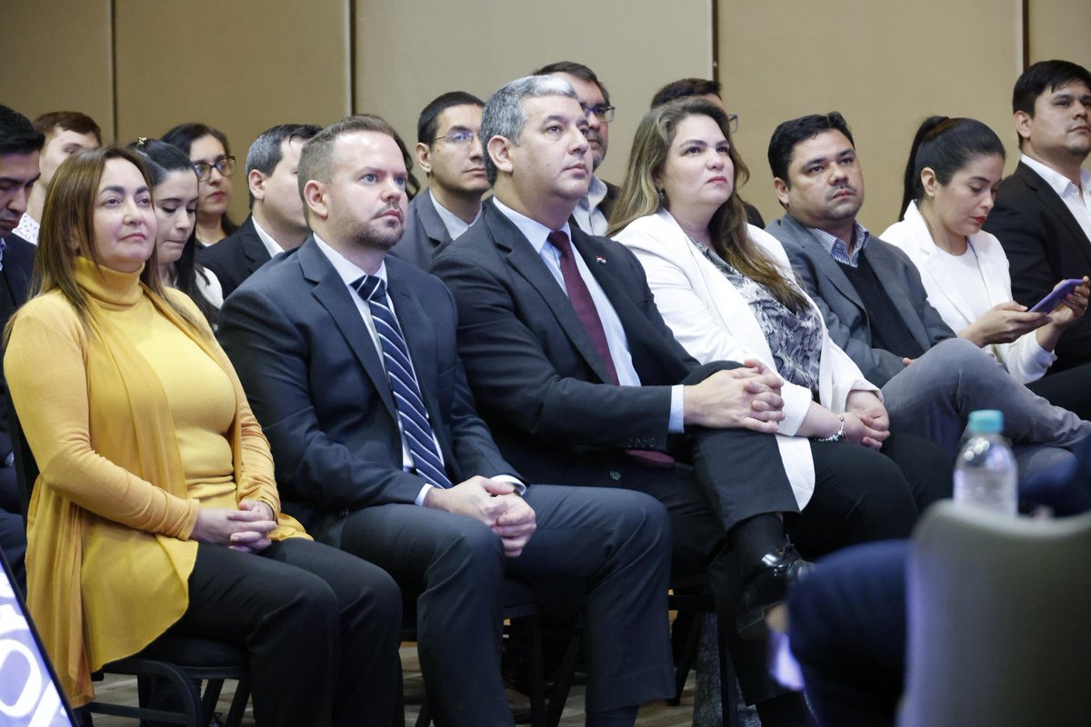 Sinafocal's tweet image. 📊 #Paraguay lanza la plataforma #SIMELpy 🇵🇾

Acompañamos el lanzamiento oficial del Sistema de Información del Mercado Laboral del Paraguay (SIMELpy), una herramienta innovadora que marca un hito en el desarrollo de políticas públicas de empleo en nuestro país.

💬 La ministra