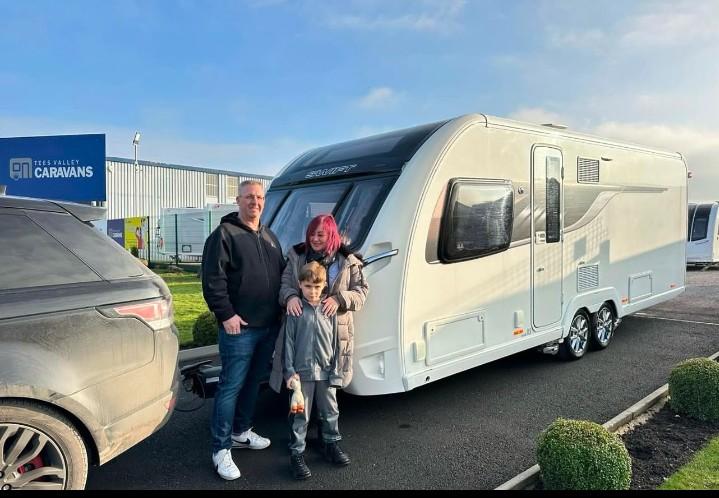 Danielaxx (@daniela18ix) on Twitter photo 