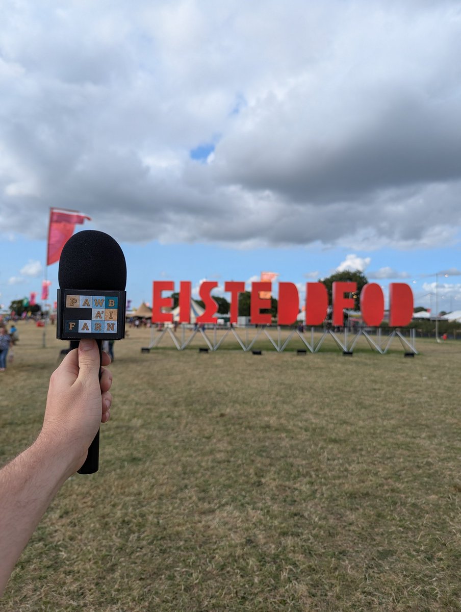 Pawb a'i Farn (@pawbaifarn) on Twitter photo Da ni yma!
Pawb A'i Farn, heno am ⏰9:30yh ar <a href="/S4C/">S4C 🏴</a>, S4C Clic a BBC iPlayer. Da ni yma!
Pawb A'i Farn, heno am ⏰9:30yh ar <a href="/S4C/">S4C 🏴</a>, S4C Clic a BBC iPlayer.