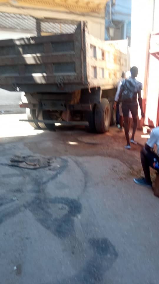 Se trabaja en la recogida de desechos sólidos en el territorio. 

#LaHabanaViveEnMí 
<a href="/IzquierdoAlons1/">Livan Izquierdo Alonso</a> 
<a href="/YanetHzP25/">Yanet Hernández</a> 
<a href="/Tama/">tama</a>