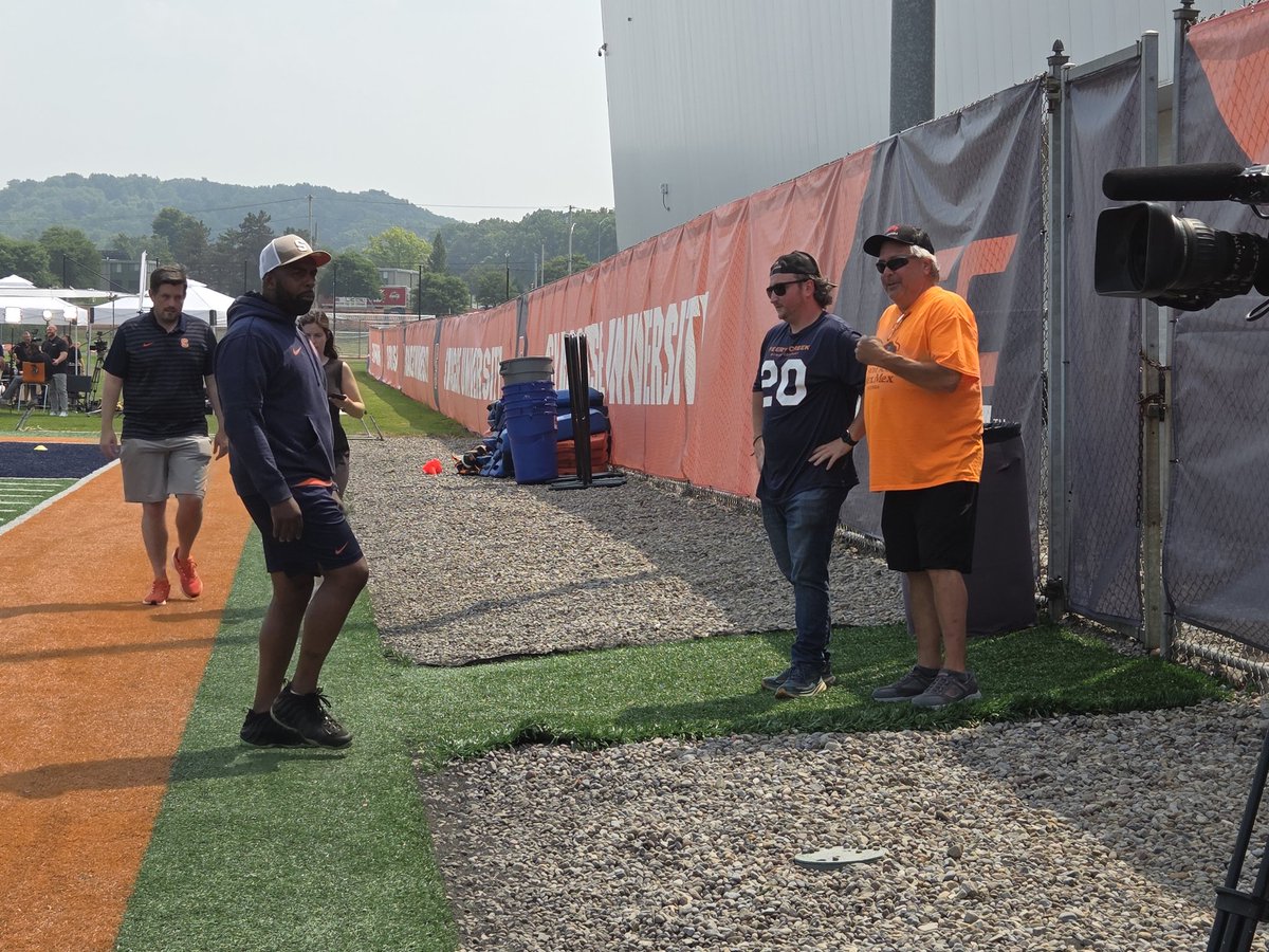 "Boom Boom Mex Mex? Shoulda brought us food!"

Fran Brown making sure to say hi to everyone on the sideline at practice today. (They told Fran to say the word and they'll bring food)