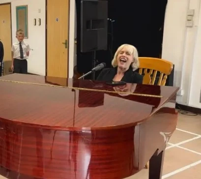 ET_Translations's tweet image. Here&apos;s an unsual way to learn a language - through song! Read:   bbc.co.uk/news/articles/…

#languagenews #language #cornishlanguage