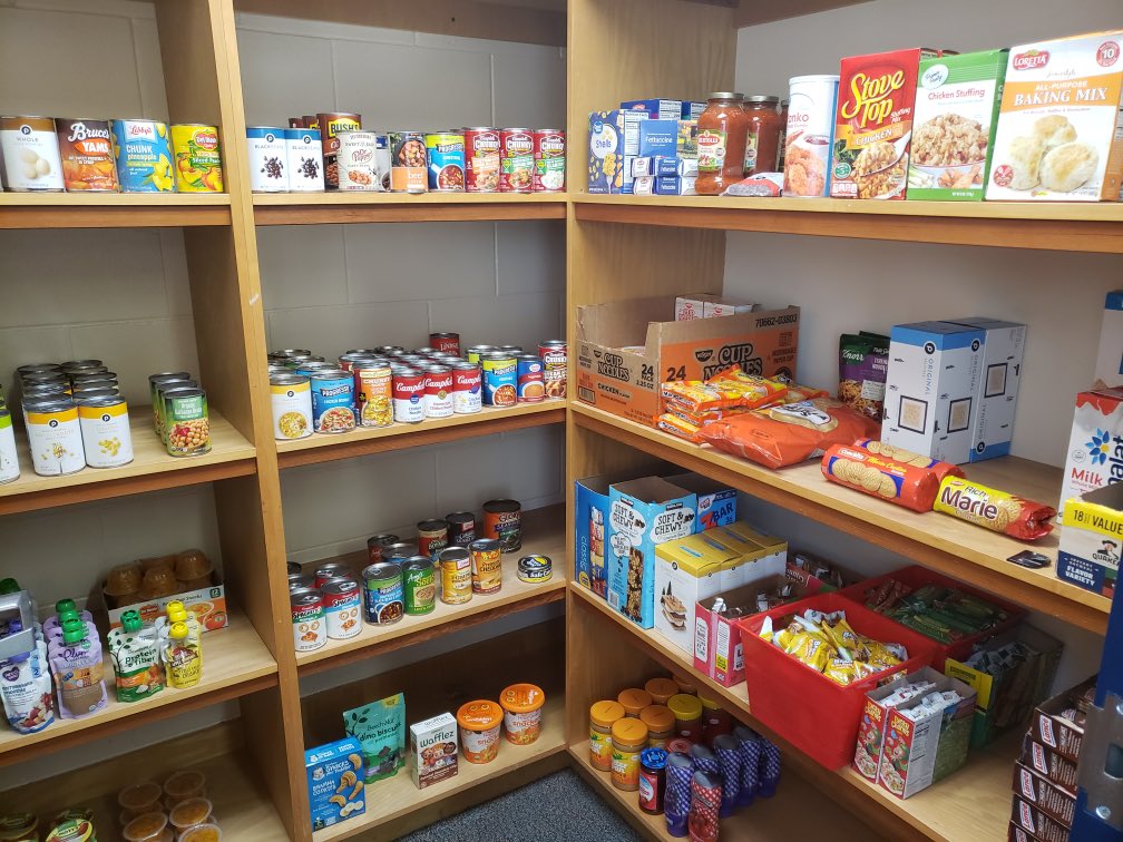 SadlerOCPS's tweet photo. THANK YOU to our amazing partners at HOPE Worldwide, Dr. Phillips Rotary, and The Nickley Group TNG for the supplies, stocking our Mustang Market and helping launch our Mustang Pantry for our families!! 💙❤️#togetherwecan https://t.co/wMGsuKqTLQ