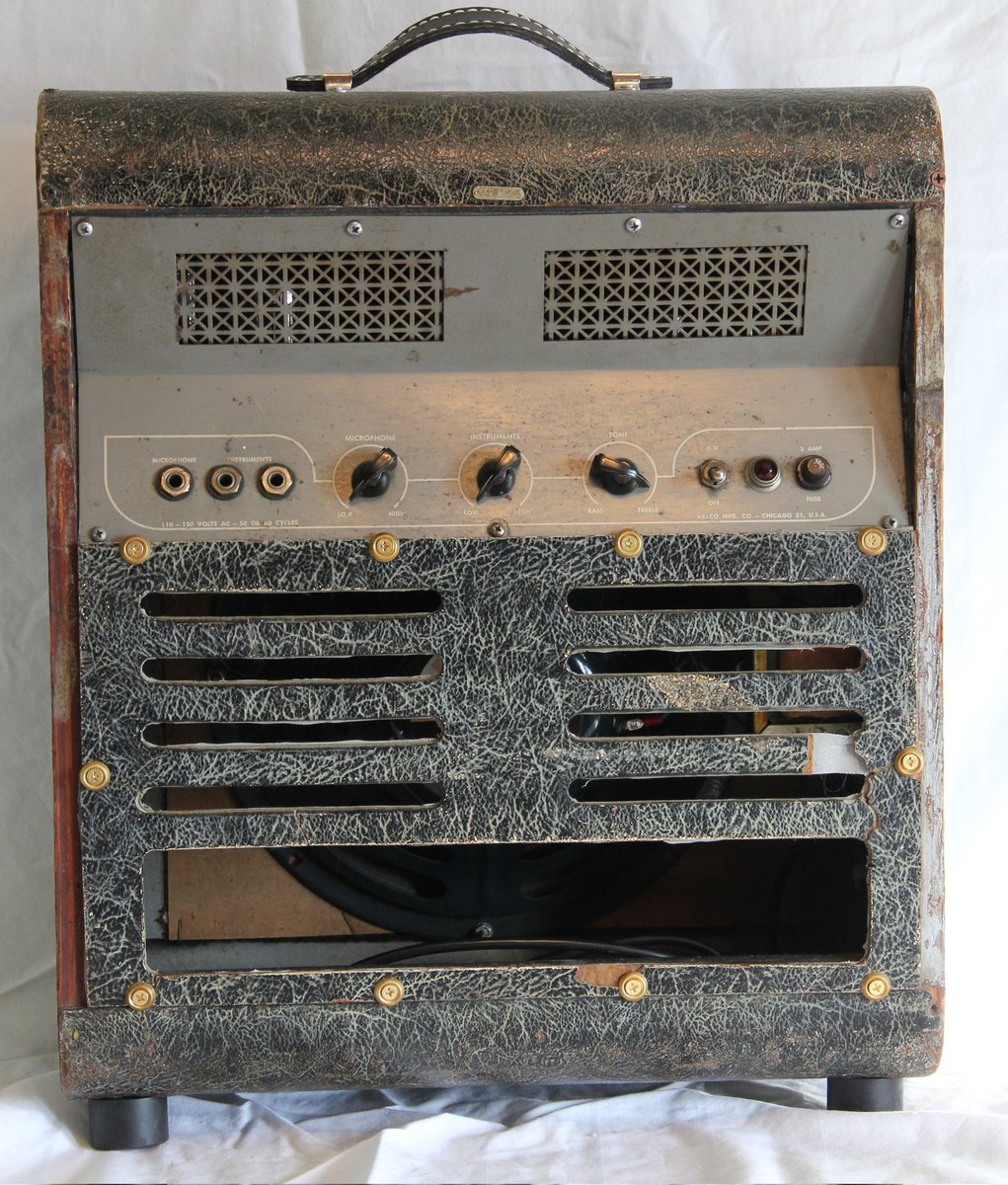 1947 National 1260, another great amp from them. 2 6L6G, 12", instrument/mic channels. Instrument is very clean, mic is gnarly.  Perfect A-B pedal amp. Ran across this in a Premier Guitar article. Knew I had seen this, went back and bought it. They weren't wrong!

Available for