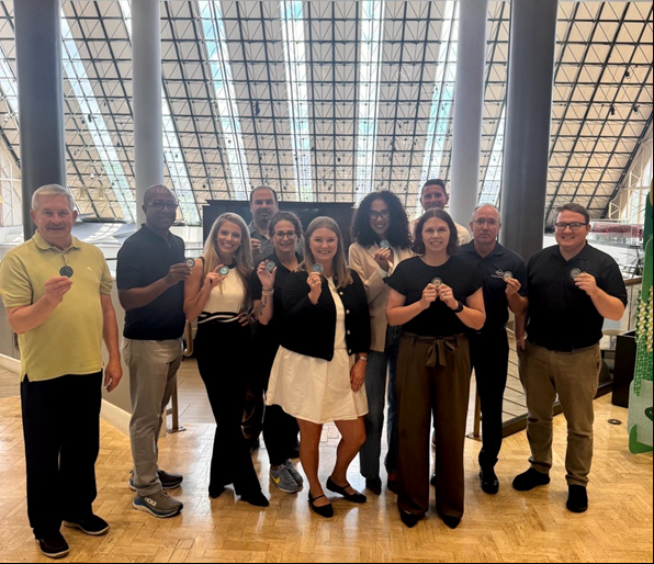 KBS_Cleans's tweet photo. This #CrewsDay, we’re celebrating the powerhouse behind our retail partnerships: the KBS Retail Strategic Account Management team.

With over 130 years of combined expertise, this team leads with service and delivers with impact—helping top retailers nationwide raise the bar. https://t.co/glhEYfotP6