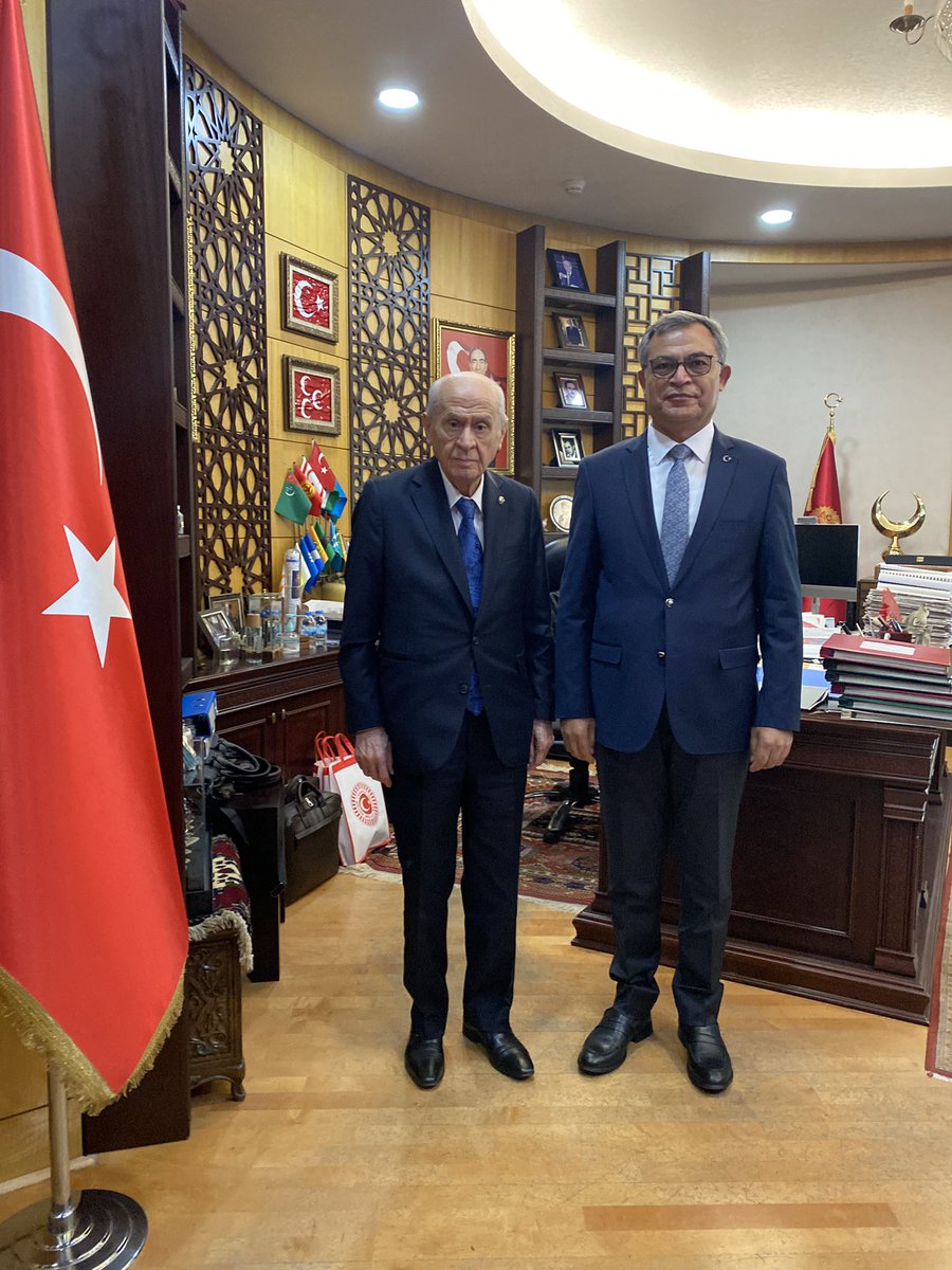 Genel Başkanımız Sayın Devlet Bahçeli Beyefendiyi ziyaret ederek elini öptüm, hayır dualarını aldım.
Yüce Allah, Bige Liderimizi başımızdan eksik etmesin.