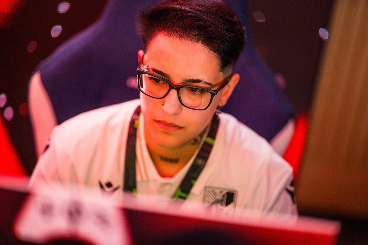 O meu contrato com o Vitória Sport Clube terminou e com todas as opções em aberto, foi-me permitido explorar outras opções e por isso estou  disponível a ouvir novas propostas para a nova época de FC26. 

📥  Envia DM no X ou Instagram. 

Se puderem partilhar agradeço! ❤️🙏🏻