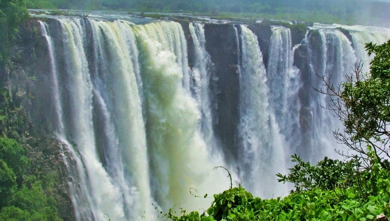 touristmtravel's tweet image. Exploring Victoria Falls, Zimbabwe, Without A Car dlvr.it/TMKDWm #Africa #Zimbabwe #bungeejump