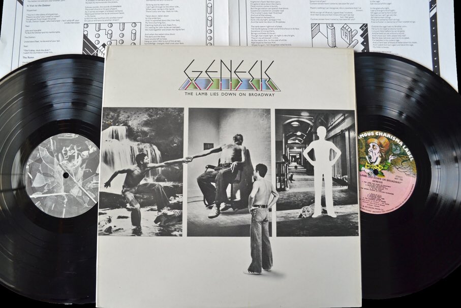 Genesis 
“Carpet Crawlers”
youtu.be/2yUN6CsuVPw?si…