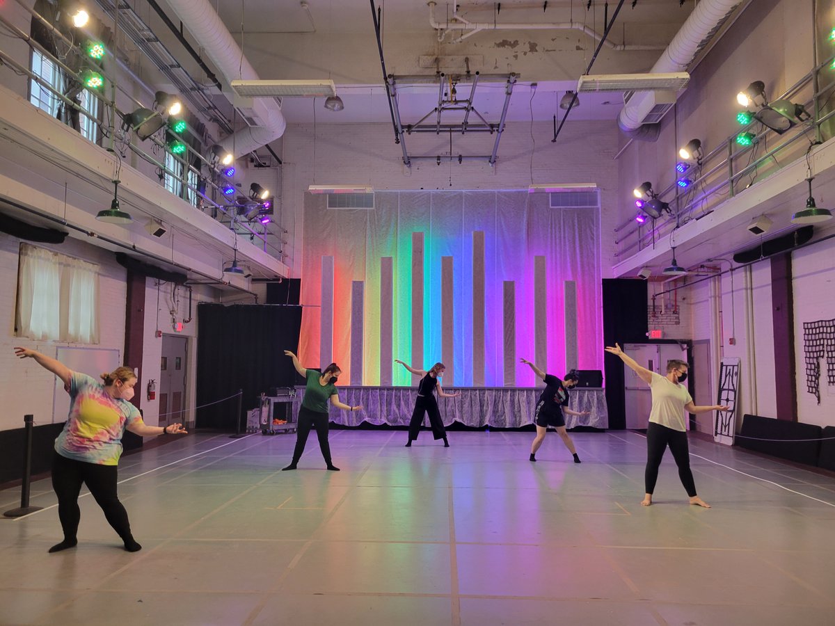 🌤️Only a few more weeks of #CommunityClassSeries for the #summer! We are offering 3 classes on Mon, Tues, + Sat! Register at attacktheatre.com/ccs!

#AttackTheatre #pittsburgh #lawrenceville #moderndance #workout #danceclass #wheelchair  #danceanddisability #seniordance