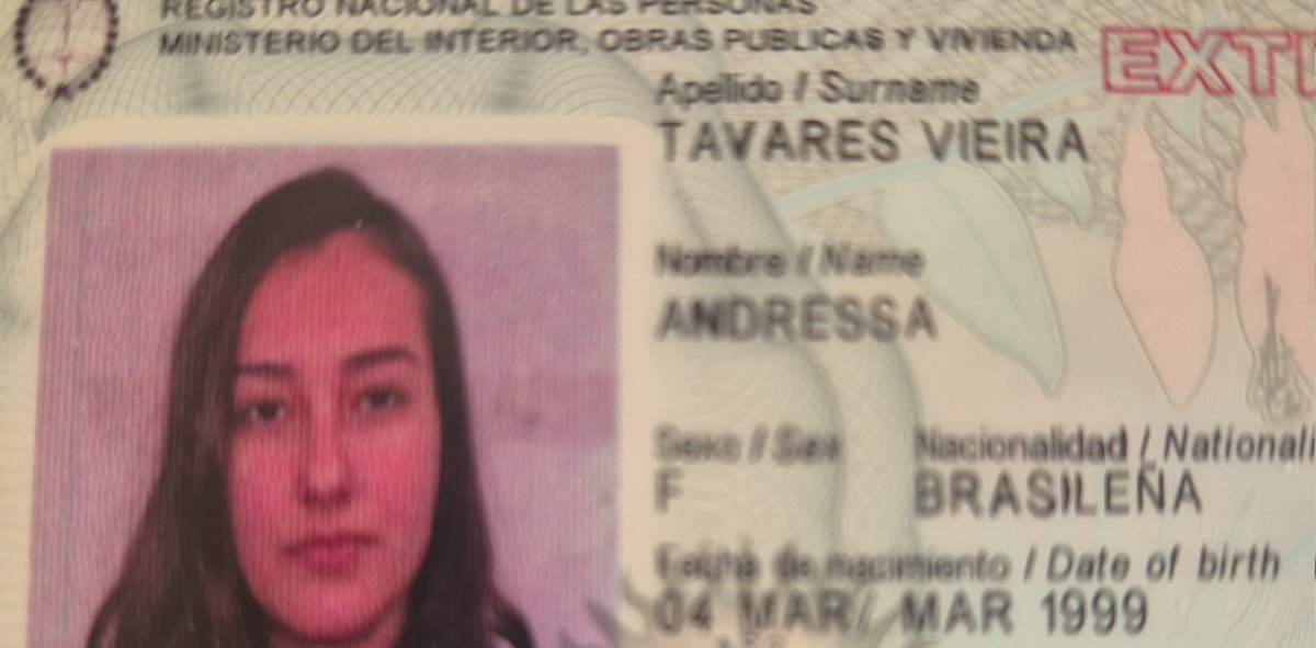 Chicos, no me sigue mucha gente pero encontré una cartera de Andressa Tavares. Me ayudan a que me encuentre? La busqué x face y IG pero no la ubico. La tengo yo!