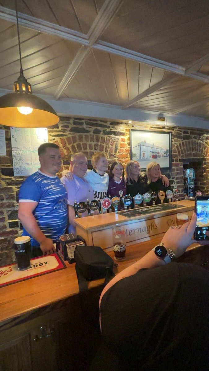 He stopped off in Mernagh’s of Oylegate for a pint on the way home too. 💜💛 #Wexford #fleadh25