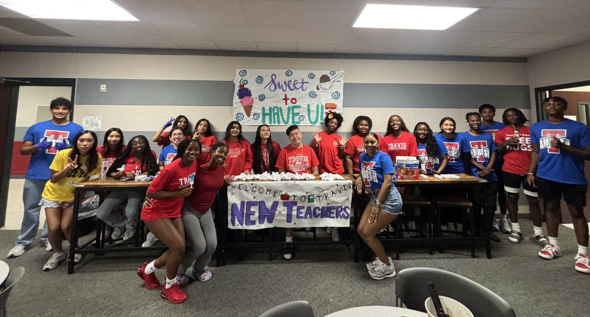 Lead_w_Russell's tweet image. Thank you to our incredible @TravisHS_Stuco and @THS_Ambush students who came to show our teachers some love today! #FBISDLevelUp #DevelopingLeaders