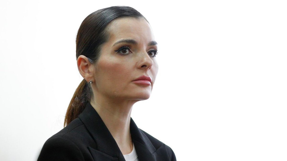 Свободу, нашей подруге, Евгении🥰🤗💪✊. Сил тебе, удачи, дорогая подруга, мы все тобой ✊💪🤗🥰