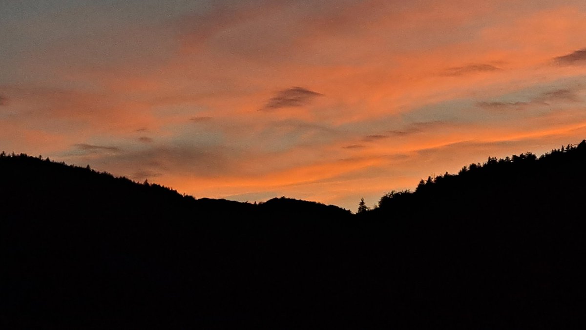 Así anochece este primer martes de agosto en #Ezcároz #PirineoNavarro.