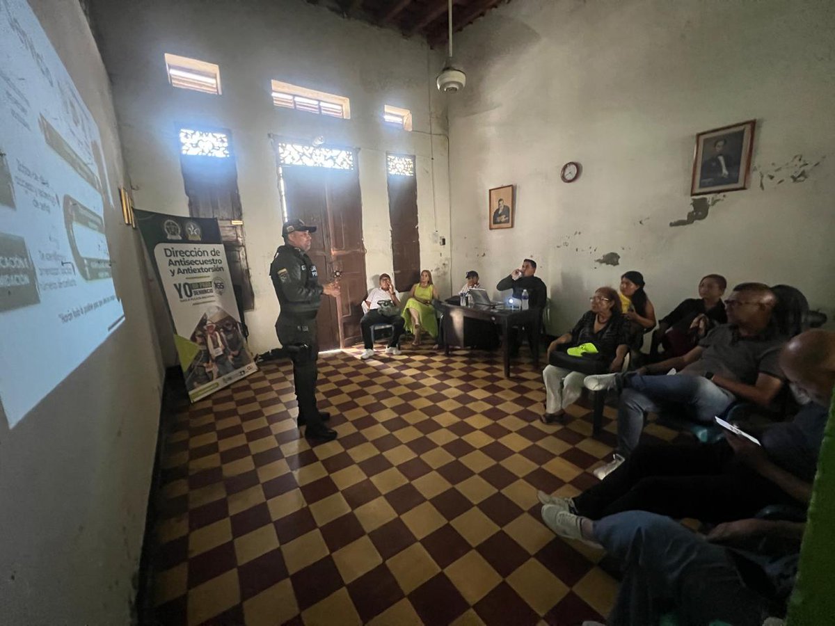 PasionPorStaMta's tweet photo. Con una nutrida participación de comunicadores,  la Asociación Colombiana de Periodistas – Capítulo Magdalena (ACPM) llevó a cabo con éxito el 3er Encuentro Antiextorsión, en el marco de la conmemoración del Día del Periodista .@GaulaPolicia
@ACP_Colombia
@adelalunalobato https://t.co/xIBZXphMJ6