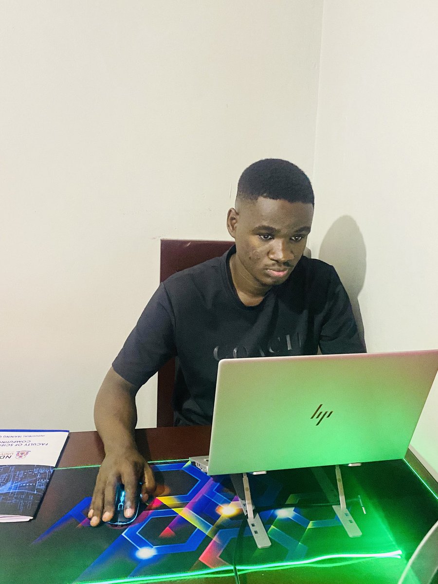 CodeWithDavis's tweet image. Today I worked on my internship report since I’m in my third year. I started putting together notes and writing about my experiences. What have you worked on today?
#buildinpublic #SoftwareEngineering #SoftwareDevelopment #github #buildinpublic