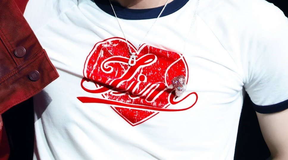 areaksj's tweet image. don't you love it when JIN