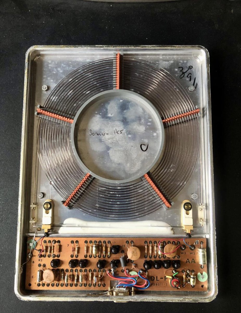 GeekOnTheLoose's tweet image. What is it? 

#RetroComputing