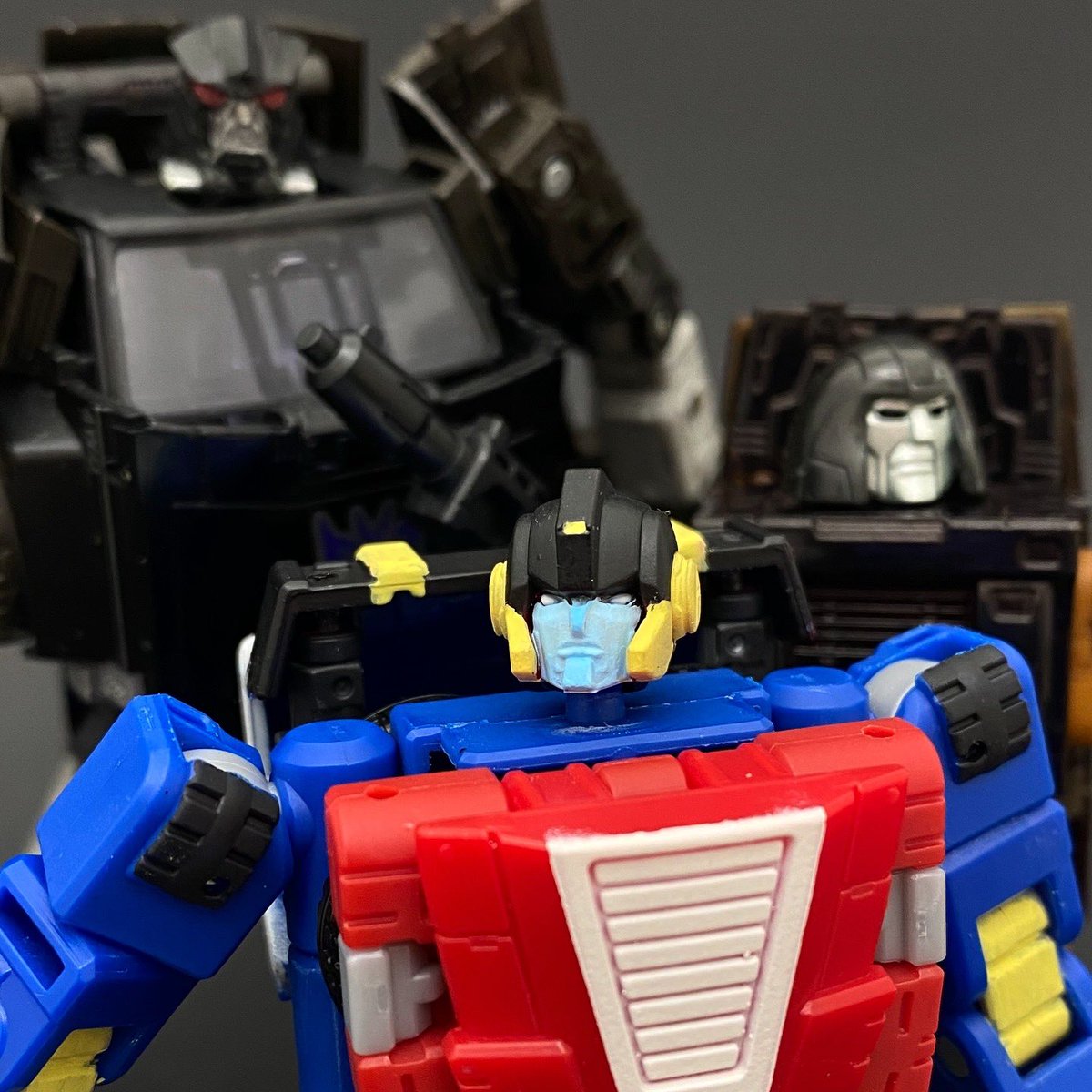 Superlink Ironhide 
#transformerscustoms
#transformersenergon