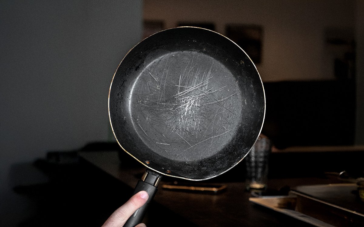 CharlyMiraOK's tweet image. The Post - Salud

La verdad sobre el teflón: fue descubierto durante la producción de una bomba atómica y hoy se usa a diario en las cocinas thepostarg.com/institucionale… #teflon #salud #cocinar