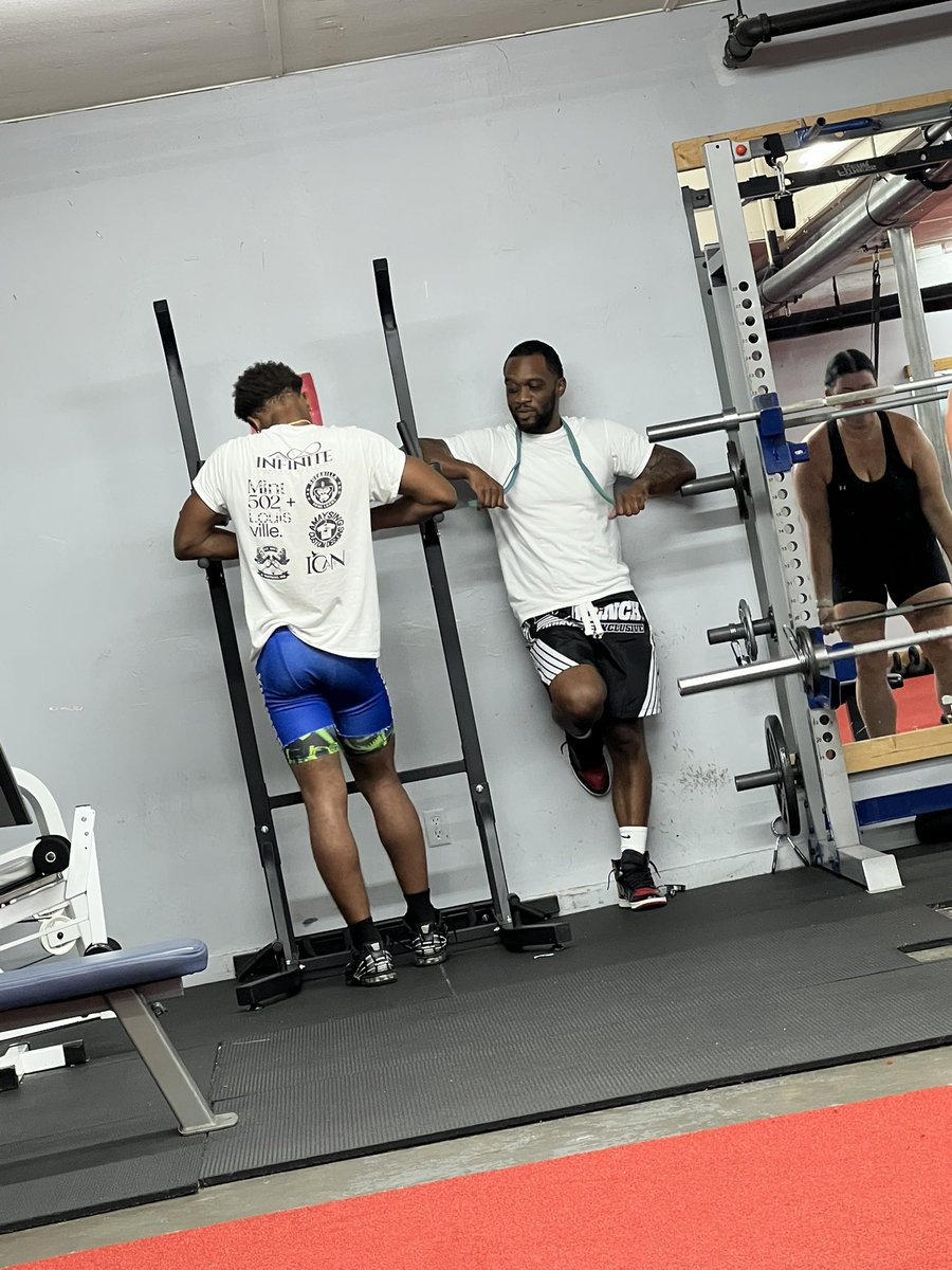 BEFORE PRACTICE WORKOUT…#TheCoutdown #ScrimmageWeek <a href="/giddensgainz/">John Giddens</a>