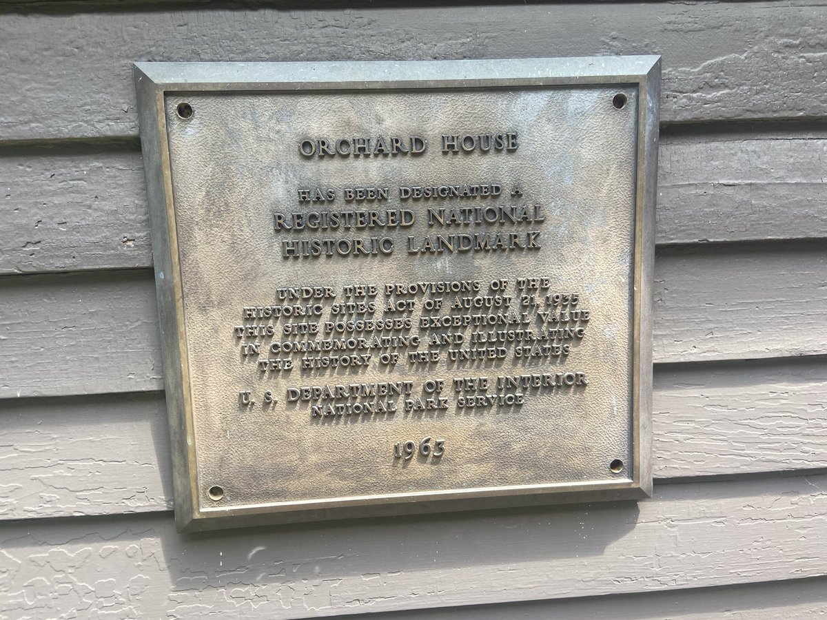 📍 Louisa May Alcott’s Orchard House in Concord, Massachusetts, definitely my overall favorite of the literary homes we toured in New England because of the quaint feel and original furnishings and artifacts preserved in the home