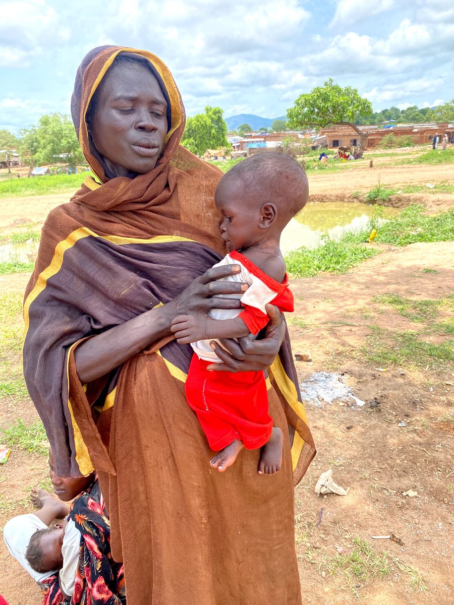 hrrds_s's tweet image. 🚨 URGENT: Today @hrrds_s visited a displacement camp, harboring families fleeing Kadugli, who are starving, sick, and sleeping in the open! No food, no shelter, no medicine.
This is a current situation. They need your help, Support if you can! reframe.network/donate-now.php…