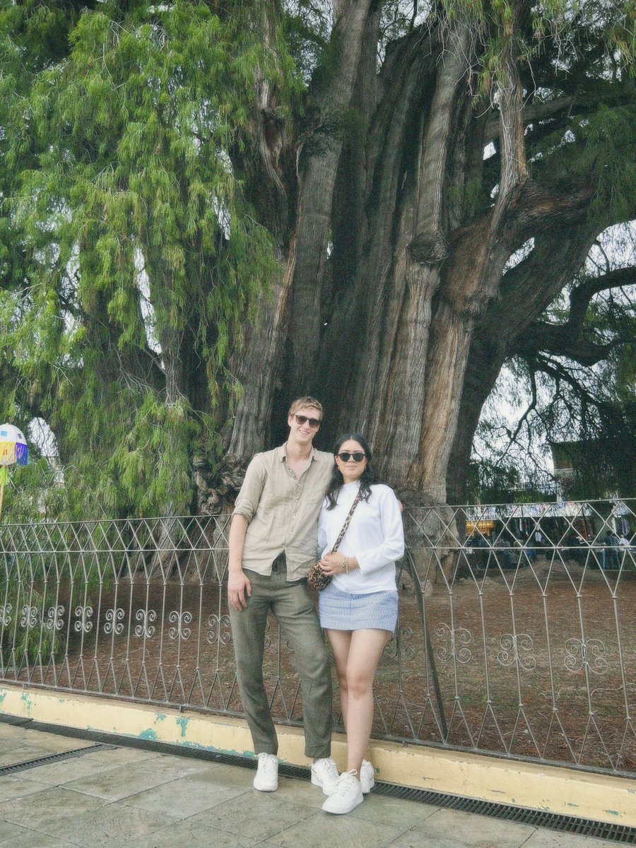 lxnxttx's tweet image. Two architects on vacation :)