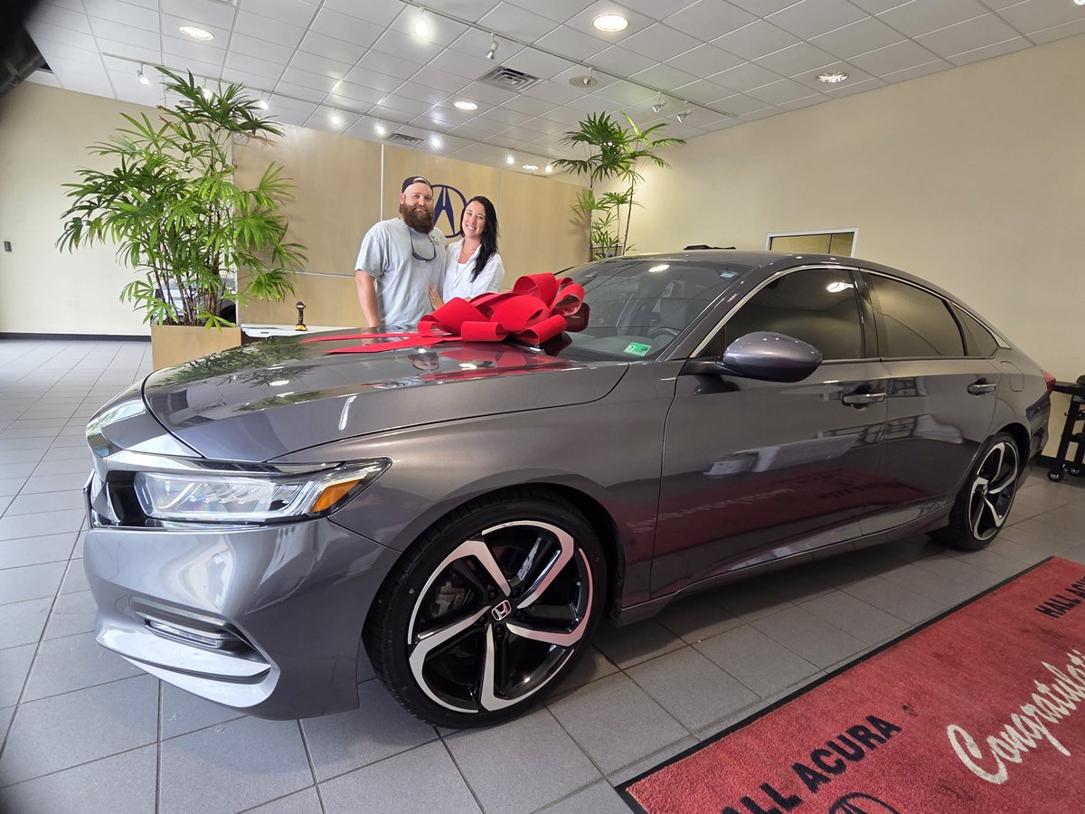 HallAcuraVB's tweet image. 🚗 Hall Acura VB delivery spotlight!

Congrats to Mitch on his super clean 2019 Honda Accord Sport with a manual transmission

🔥 Nothing beats the feeling of driving stick

Enjoy every shift Mitch 👏🚗💨

#HallAcuraVB #ManualLife #AccordSport #HallDelivers #HallMileOne