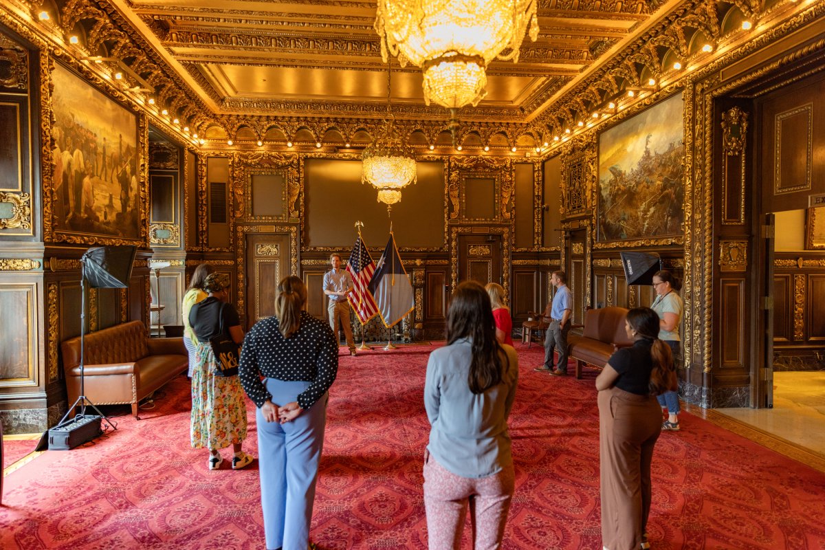 League staff took a break from the office today to explore the beautiful Minnesota State Capitol grounds. From historic monuments to scenic views, it was a great reminder of the spaces that help shape our #MnCities!