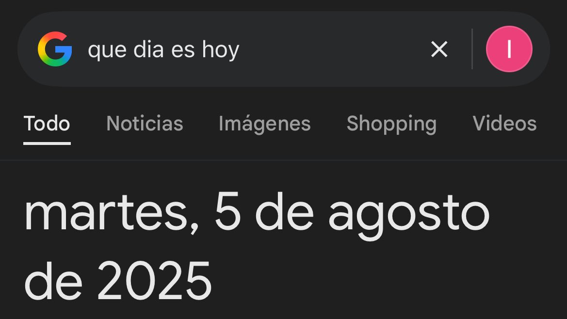 Roxa Out Of Context tweet media