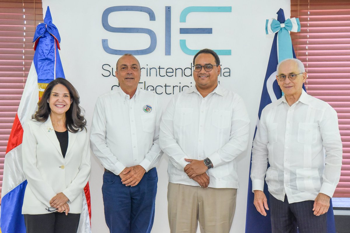 Suscribimos un acuerdo de colaboración interinstitucional con el Instituto Tecnológico San Ignacio de Loyola con el objetivo de fortalecer las competencias técnicas para la emisión de licencias profesionales a los egresados de electricidad. #SIERD