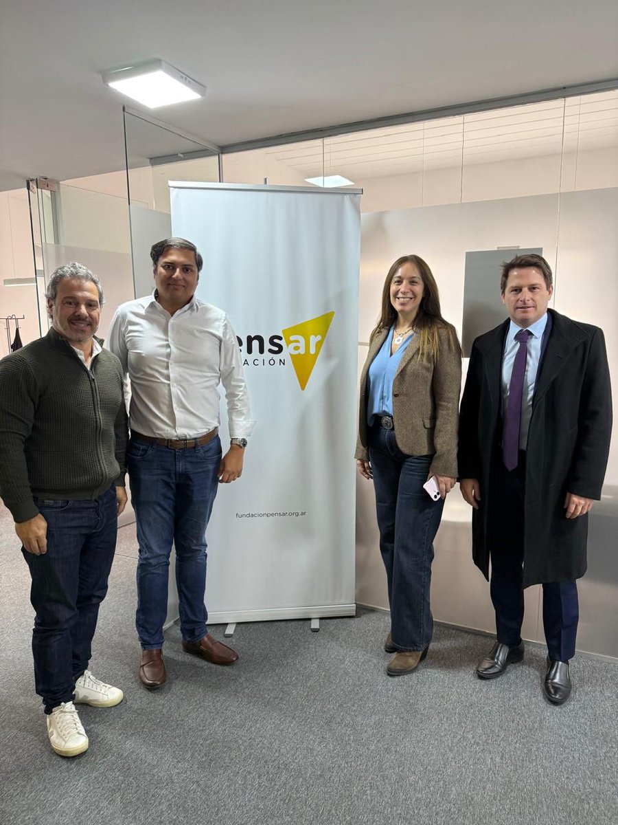 IDC CDI (@idccdi_) on Twitter photo Argentina | Productivo intercambio en #BAs con <a href="/proargentina/">PRO</a>.
<a href="/lfblancocorreia/">Luis Blanco</a> se reunió con <a href="/mariuvidal/">María Eugenia Vidal</a>, <a href="/AlexCampbellOK/">Alex Campbell</a> y Diego Cagliolo para discutir estrategias que fortalezcan la cooperación del centro derecha argentino con sus aliados internacionales.
🇦🇷🤝 Argentina | Productivo intercambio en #BAs con <a href="/proargentina/">PRO</a>.
<a href="/lfblancocorreia/">Luis Blanco</a> se reunió con <a href="/mariuvidal/">María Eugenia Vidal</a>, <a href="/AlexCampbellOK/">Alex Campbell</a> y Diego Cagliolo para discutir estrategias que fortalezcan la cooperación del centro derecha argentino con sus aliados internacionales.
🇦🇷🤝