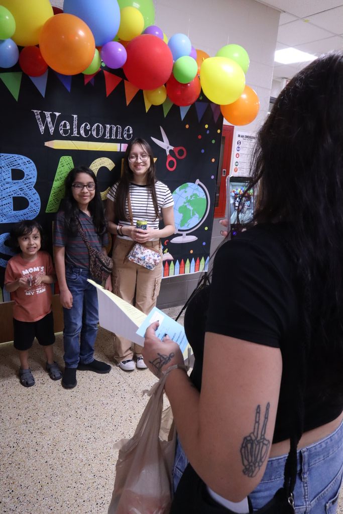 FWCommSchools's tweet photo. Elementary Back-to-School night was a big hit. We collected some photos from #Bloomingdale, #Croninger, #SouthWayne & #StJosephCentral #BackToSchoolNight https://t.co/SUQMmTiSSf