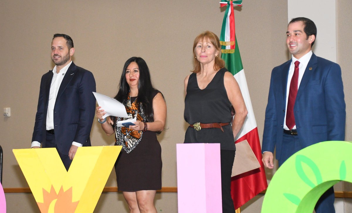 IMME (@ime_sre) on Twitter photo 🌎🤝La diplomacia entre 🇲🇽 y 🇺🇸 impulsa historias que cruzan fronteras. Prueba de ello fue contar con la presencia de Aaron Valdez, alcalde de Eagle Pass, Texas y <a href="/CJacoboRdz/">Jacobo Rodriguez</a>, alcalde de Piedras Negras, Coahuila, quienes nos acompañaron a la clausura del #PCEME2025 🧵1/3 🌎🤝La diplomacia entre 🇲🇽 y 🇺🇸 impulsa historias que cruzan fronteras. Prueba de ello fue contar con la presencia de Aaron Valdez, alcalde de Eagle Pass, Texas y <a href="/CJacoboRdz/">Jacobo Rodriguez</a>, alcalde de Piedras Negras, Coahuila, quienes nos acompañaron a la clausura del #PCEME2025 🧵1/3