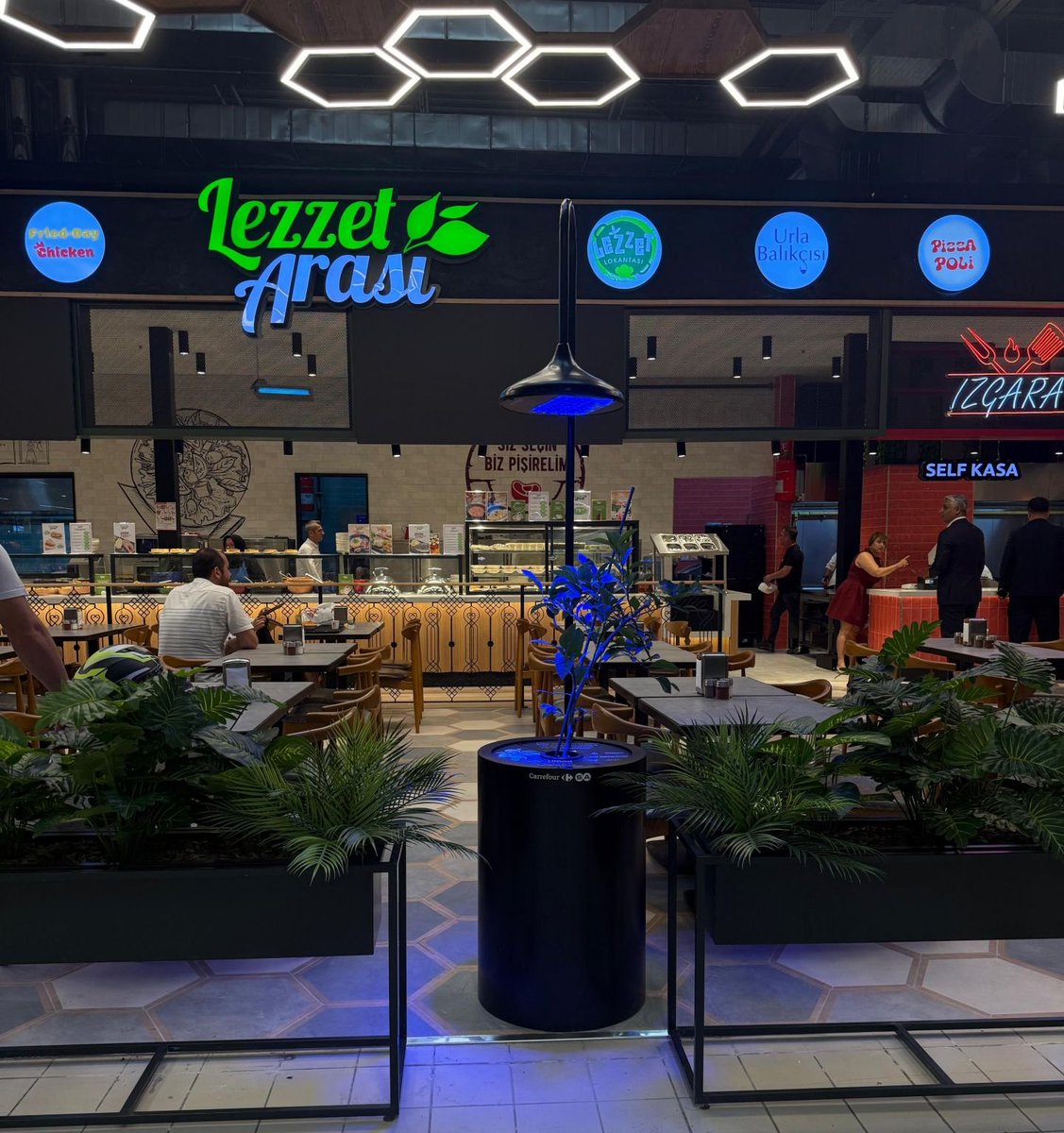 #crfsa $crfsa #carrefoursa
<a href="/CarrefourSA/">CarrefourSA</a> <a href="/uptechllc/">UpTech Solution</a> 
Uptechlabs x CarrefourSA Lezzet Arası, Kozyatağı

Uptechlabs olarak, CarrefourSA bünyesinde yer alan Lezzet Arası'nda yenilikçi LED teknolojilerini kullanarak yenilikçi dikey tarım sistemlerimizi sergiliyoruz