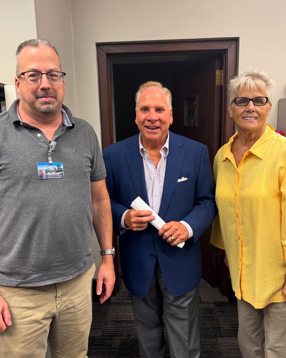 gregoryfxdaly's tweet photo. Celebrating our June &amp; July work anniversaries, including milestones of 10, 15, and 35 years!
Huge thanks to these dedicated team members. We appreciate all you do for the Collector’s Office! https://t.co/ljtF5Wh4Nz
