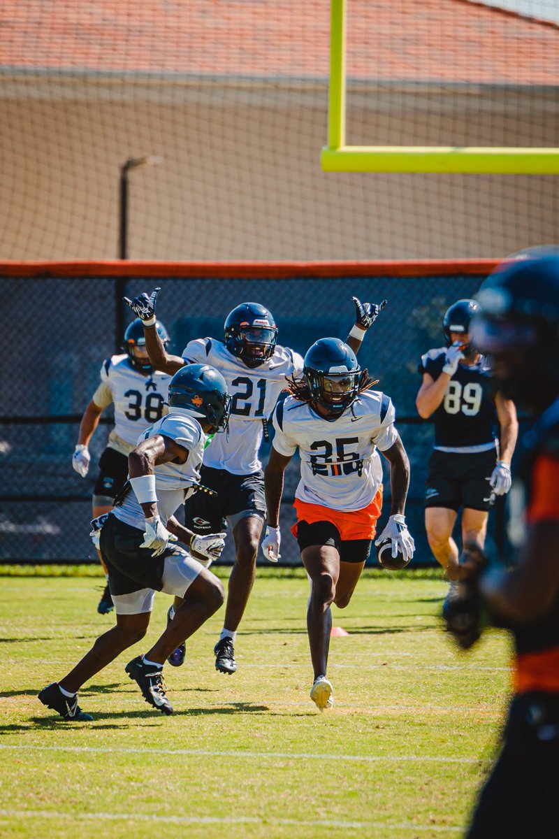 Heat index: high
 
Energy: higher🔥

#210TriangleOfToughness | #BirdsUp🤙