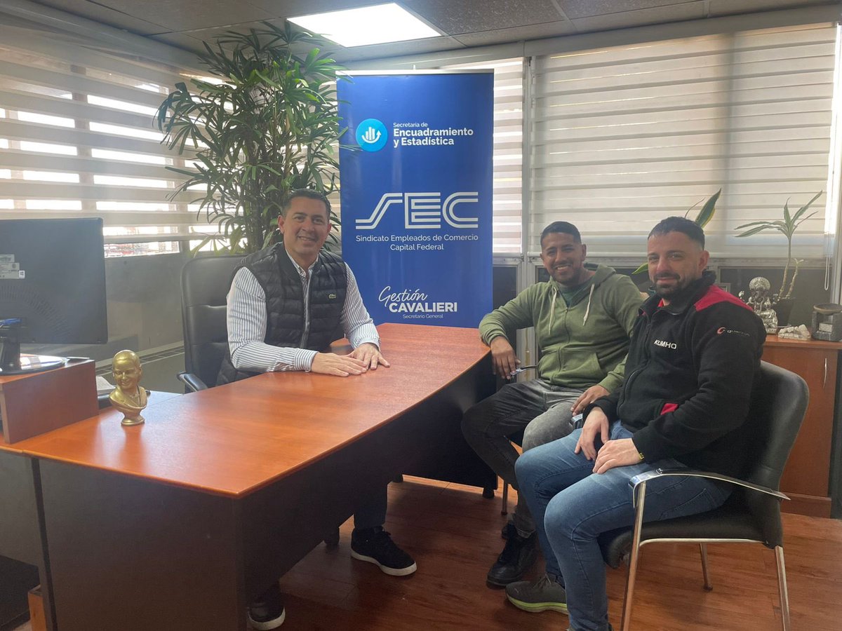 Sergio_OrtizOk's tweet photo. Bienvenido Juan Bordón compañero afiliado y futuro delegado de Dota Distribución, gracias por confiar en nuestro trabajo , juntos vamos a trabajar para que los beneficios que brinda nuestro sindicato lleguen a todos los trabajadores. 
Gracias @JonatanAlvite1 por el trabajo que venís realizando @Juanbordonsec