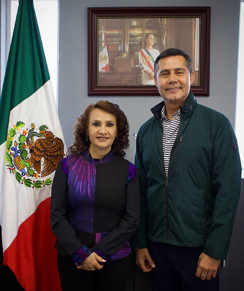 Carlos Ulloa (@carlos_ulloap) on Twitter photo Agradezco la invitación al Primer Informe de Labores de la diputada <a href="/Dolores_PL/">Dolores Padierna</a> , Vicepresidenta de la Mesa Directiva en la LXVI Legislatura.
Reconozco su compromiso con el trabajo legislativo y le deseo mucho éxito en este ejercicio de rendición de cuentas. Agradezco la invitación al Primer Informe de Labores de la diputada <a href="/Dolores_PL/">Dolores Padierna</a> , Vicepresidenta de la Mesa Directiva en la LXVI Legislatura.
Reconozco su compromiso con el trabajo legislativo y le deseo mucho éxito en este ejercicio de rendición de cuentas.
