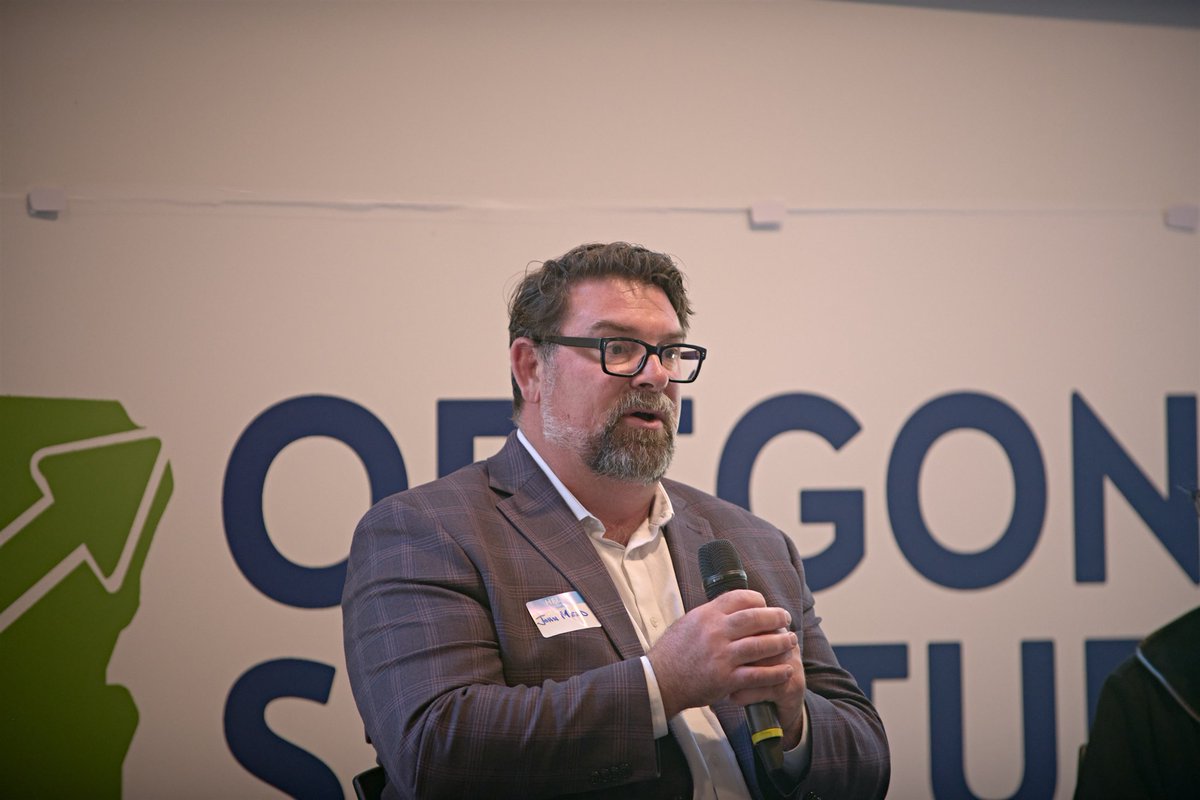 sacred_fire_pdx's tweet image. What if concrete could fight climate change? 🌍
John Mead, co-founder of Solid Carbon, turned that question into action — creating carbon-negative concrete that captures CO₂.

Thanks for sharing your story at Oregon Startup Conference!

#SolidCarbon #ClimateChange #OregonTech