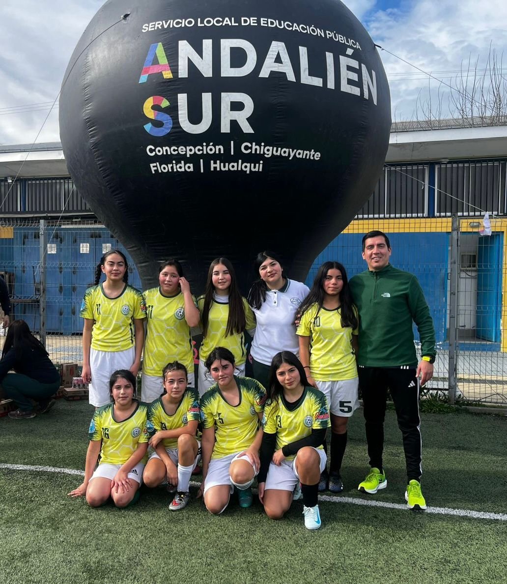 🏆Después de una intensa y emocionante jornada en el Campeonato Territorial de Futsal, celebramos a los equipos que se coronaron campeones:

Damas: Escuela Manuel Amat y Juniet
Varones: Colegio Bicentenario República del Brasil

Ambos equipos clasificaron a la etapa provincial.