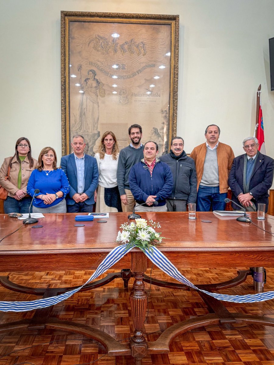 Carlos Enciso Christiansen (@pajaroenciso) on Twitter photo Junto al Director Nacional de Educación, Gabriel Quirici, la Directora de Cultura de Florida, Adela Dubra, y el Presidente de la Comisión del Bicentenario de Florida, Guillermo Montaño, lanzamos una batería de actividades conjuntas con Presidencia y el <a href="/MEC_Uruguay/">Ministerio de Educación y Cultura</a>. Junto al Director Nacional de Educación, Gabriel Quirici, la Directora de Cultura de Florida, Adela Dubra, y el Presidente de la Comisión del Bicentenario de Florida, Guillermo Montaño, lanzamos una batería de actividades conjuntas con Presidencia y el <a href="/MEC_Uruguay/">Ministerio de Educación y Cultura</a>.