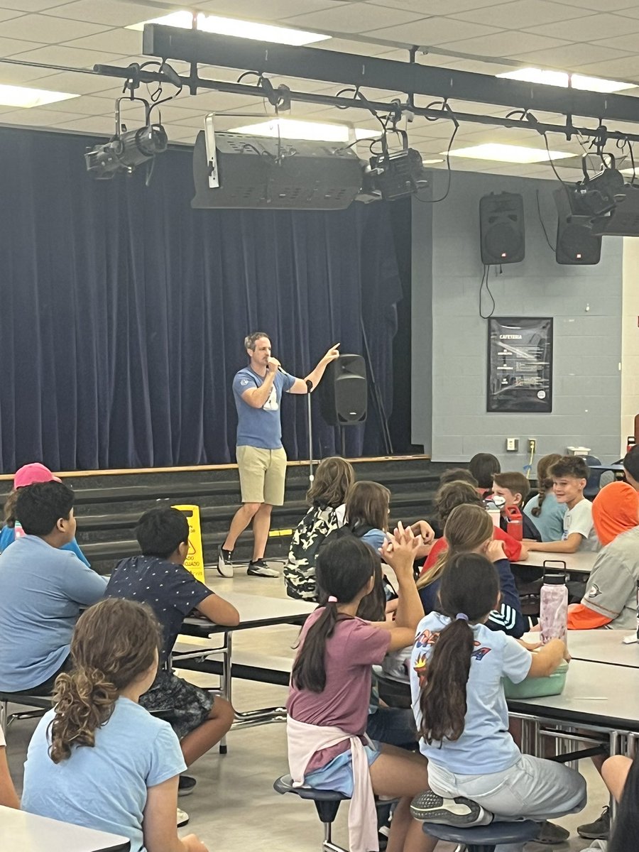 We had a great day welcoming students to JumpStart! We’re so excited about our Rising 6th Grade Huskies!