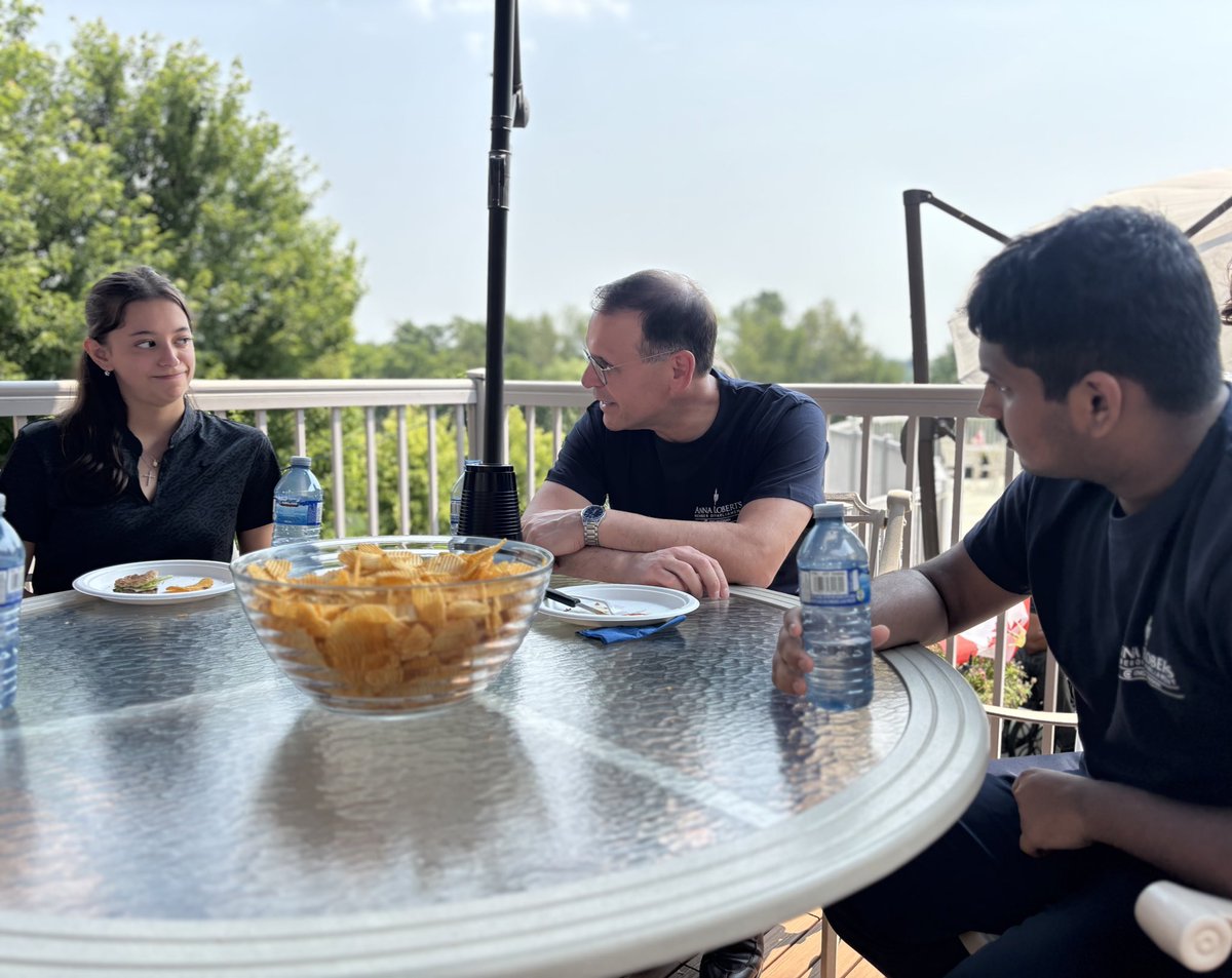 Senator Leo Housakos (@senatorhousakos) on Twitter photo Perfect weather in Vaughan today for a visit with the bright young minds who will be the future leaders of our country! ☀️ Thanks to their fantastic MPs <a href="/annarobertsmp/">Anna Roberts</a> and <a href="/MikeGuglielmin/">Michael Guglielmin</a> for bringing them by. Perfect weather in Vaughan today for a visit with the bright young minds who will be the future leaders of our country! ☀️ Thanks to their fantastic MPs <a href="/annarobertsmp/">Anna Roberts</a> and <a href="/MikeGuglielmin/">Michael Guglielmin</a> for bringing them by.