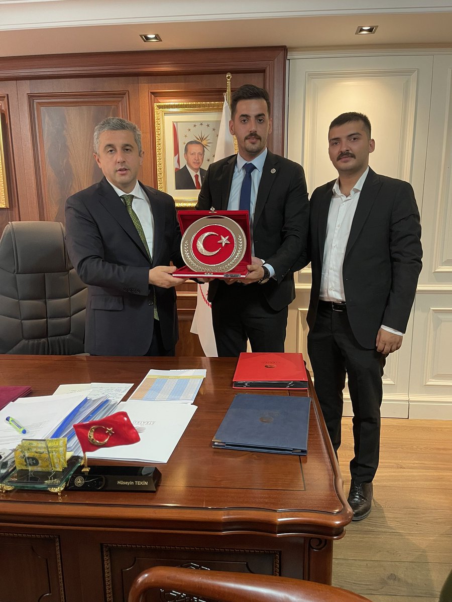 📍 İÇİŞLERİ BAKANLIĞI 

Kaymakamlık döneminde birlikte çalışmaktan onur duyduğum, Cumhurbaşkanımızın takdirleriyle İçişleri Bakanlığı Strateji Geliştirme Başkanı olarak atanan kıymetli Sn. Hüseyin Tekin’i  makamında ziyaret ederek hayırlı olsun dileklerimi ilettik.

Kıymetli