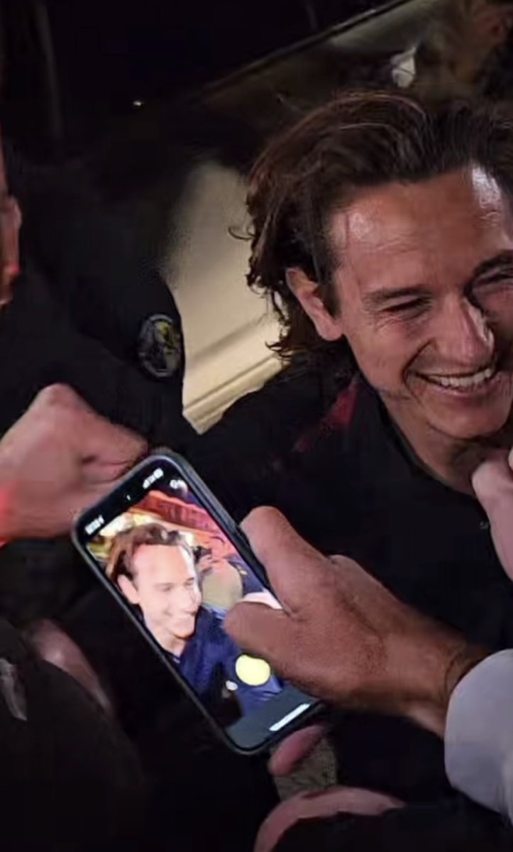 Aussi heureux que nous 🥹❤️💛😍 <a href="/FlorianThauvin/">Florian Thauvin</a> #ThauvinLensois